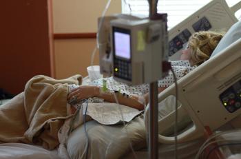 Hôpitaux : les urgences saturées, une "surmortalité" difficile à quantifier
